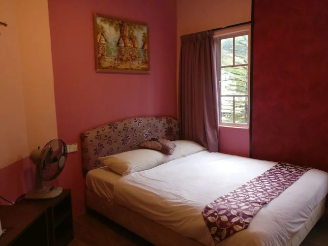 CranesBill Hotel