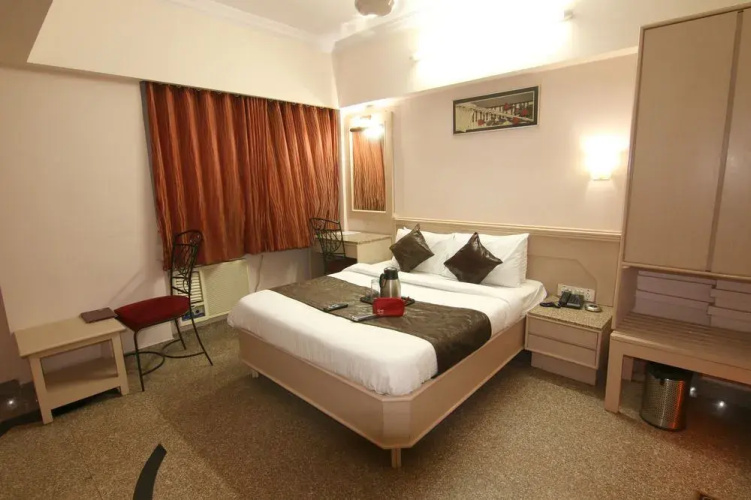 Hotel Karan Palace