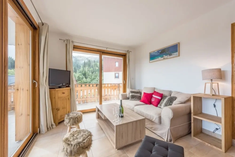 2 Bedrooms Classic Apartment with balcony