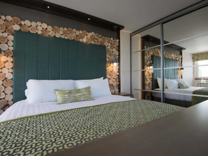 The Waterside Hotel
