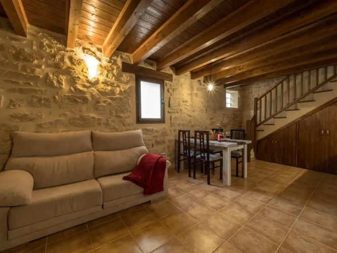 2 Bedrooms Cottage
