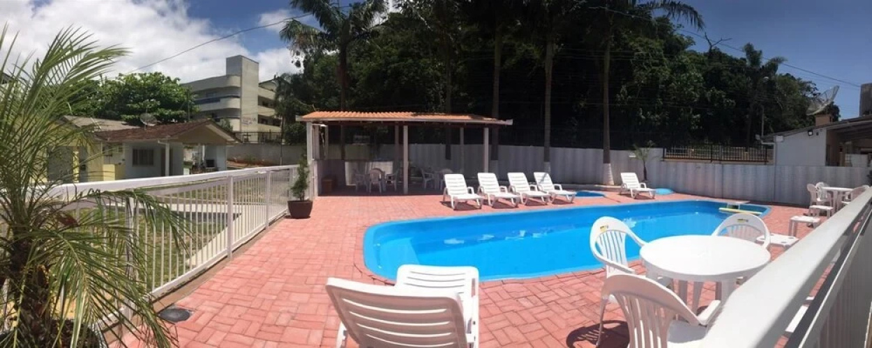 Sobrado 1 - Casa com piscina 10 pessoas