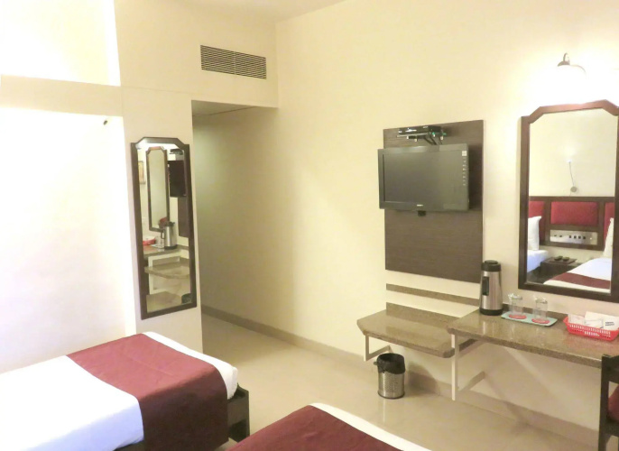 Hotel Ashish Plaza