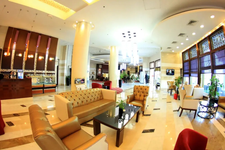 Grand Regal Hotel