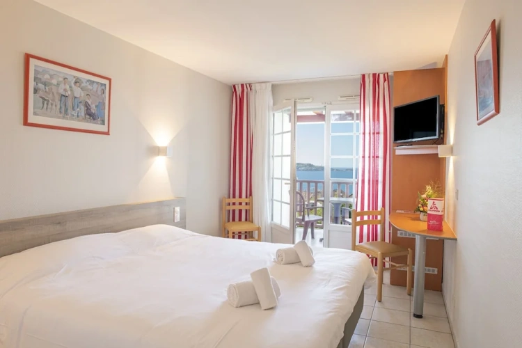 Standard Double room with ocean view