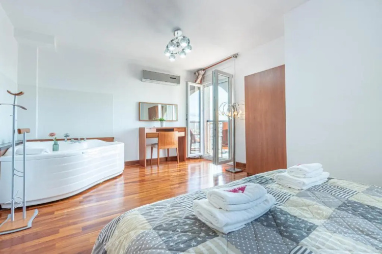 Apart-Rent Duplex Port Grec 5º