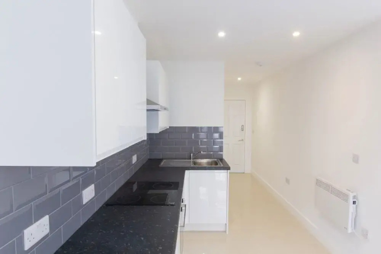 Bridge Road - Room 1 - Southampton