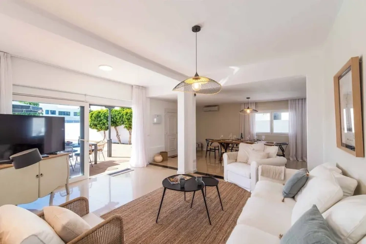 3 Bedrooms Villa