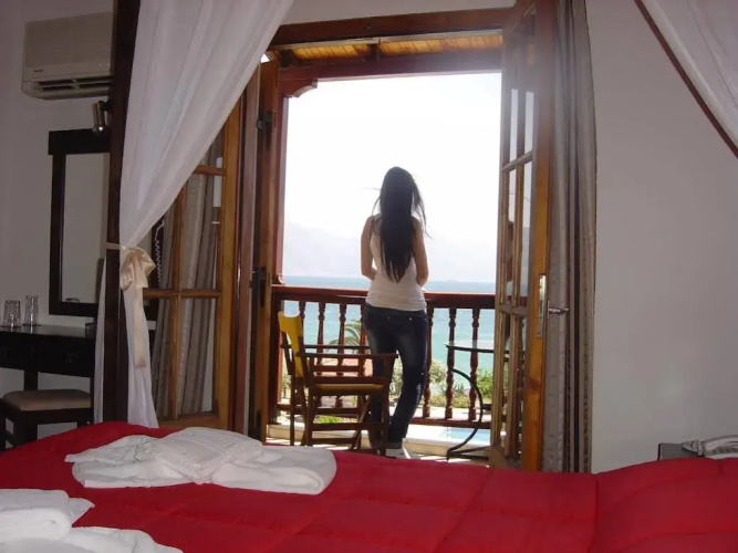 Porto Lourbas Hotel