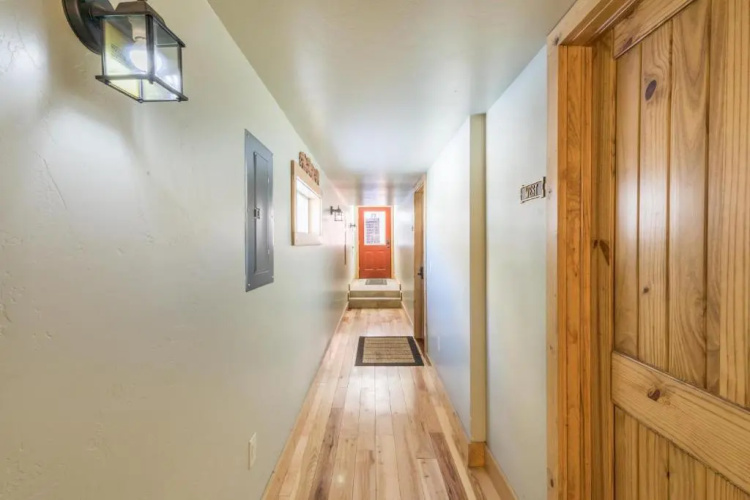 Lotus Mountain Suites East Suite
