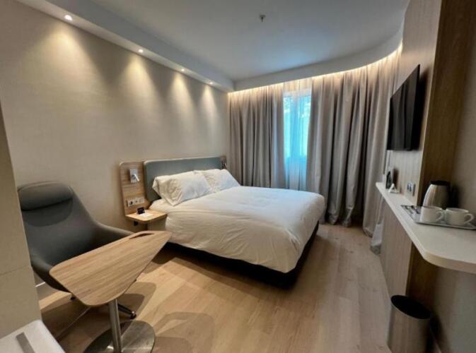 Holiday Inn Express Madrid Airport, An Ihg Hotel