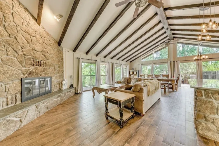 4 Bedrooms Cottage