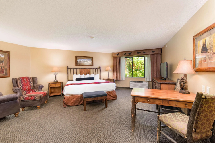 Best Western Plus Kelly Inn & Suites
