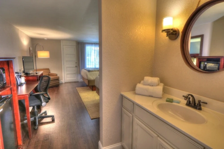 Standard Quadruple room with balcony