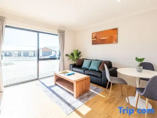 1 Bedroom Suite