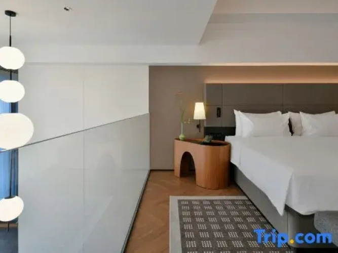 Deluxe Duplex Suite