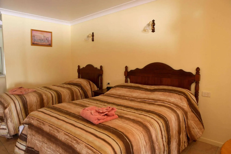 Bottlebrush Motel