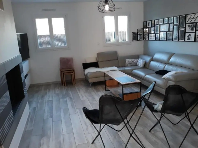 4 Bedrooms Cottage