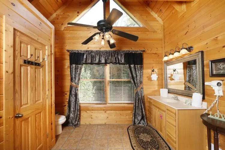 Blessed Nest 4 Br cabin by RedAwning