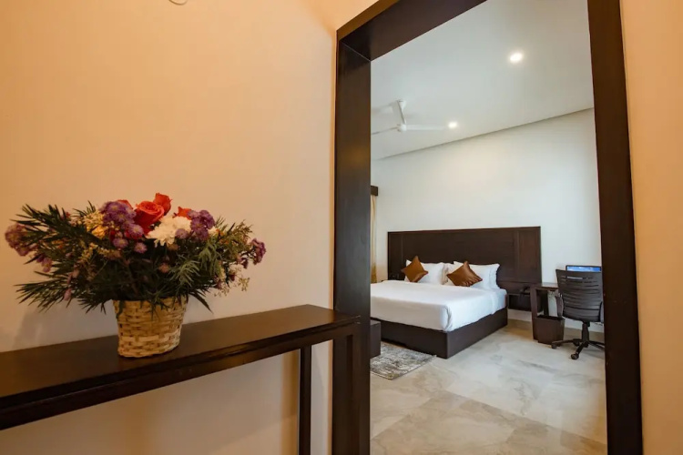 The Saravi Resort