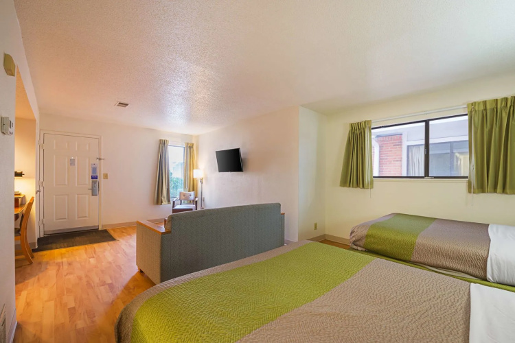 Studio 6 Extended Stay - Greensboro, NC