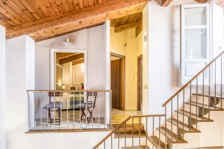 Sextuple Apartment