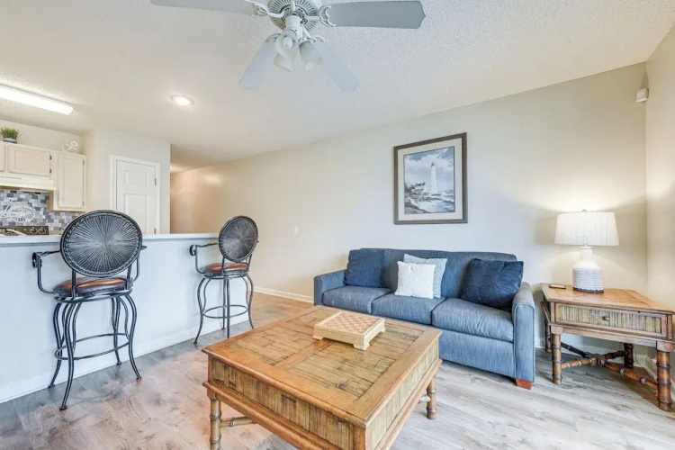 Walk to Beach: North Myrtle Beach Condo w/ Sunroom