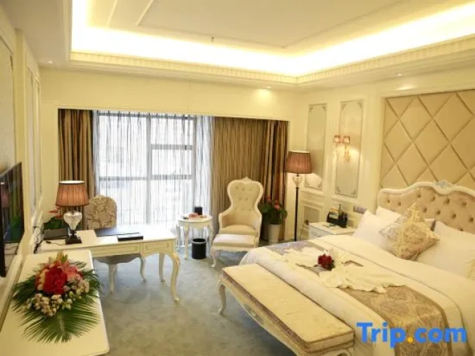 Deluxe Suite