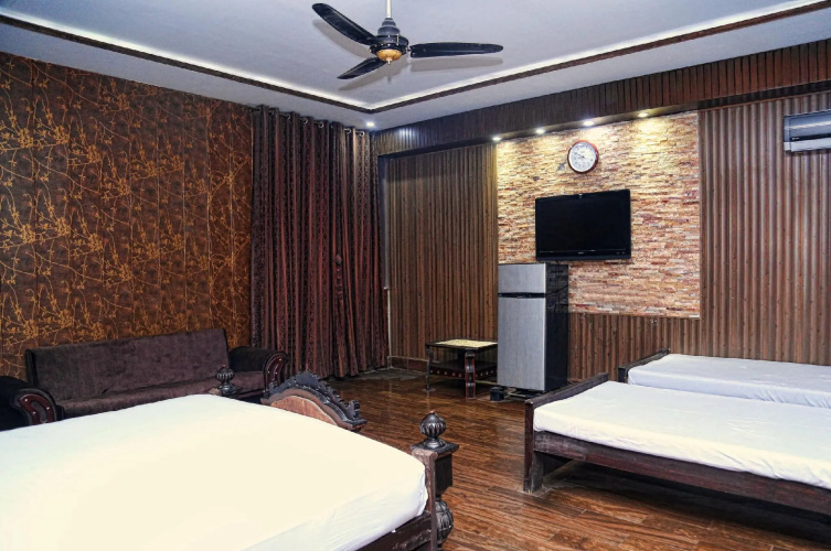 Hotel 12J