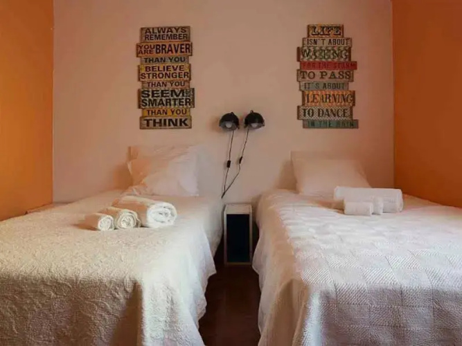 Carcavelos Surf House