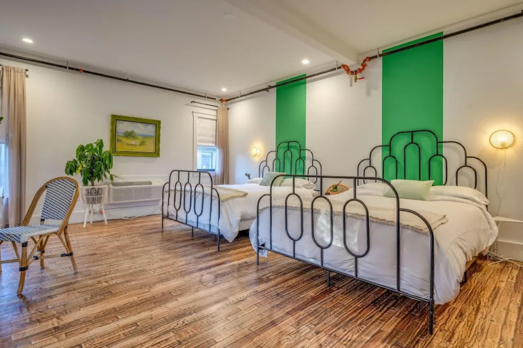 7 Private Suites Sleeps 25 Walkable to DT!