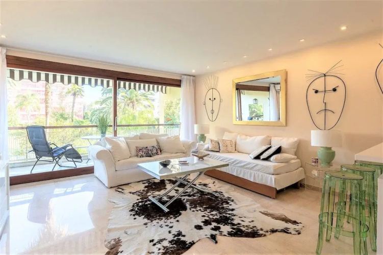 VANEAU splendide appartement d'une chambre dans le centre