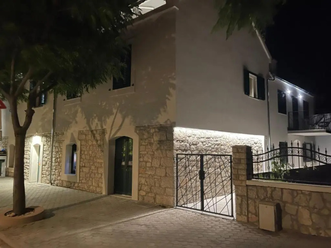 Tisno Central Apartments 2