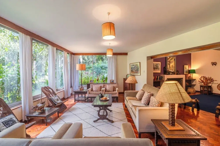 4 Bedrooms Villa