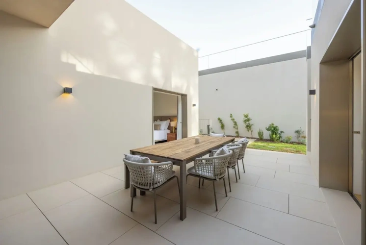 3 Bedrooms Villa