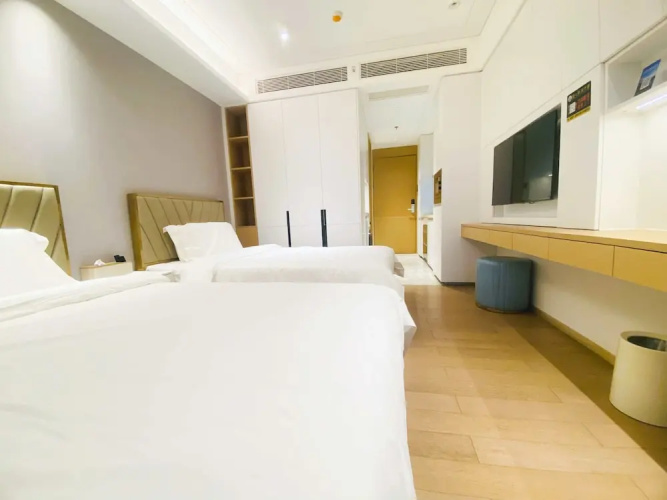 Rho Hotel