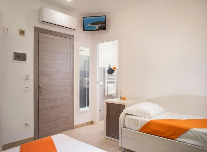 Standard Triple room with balcony