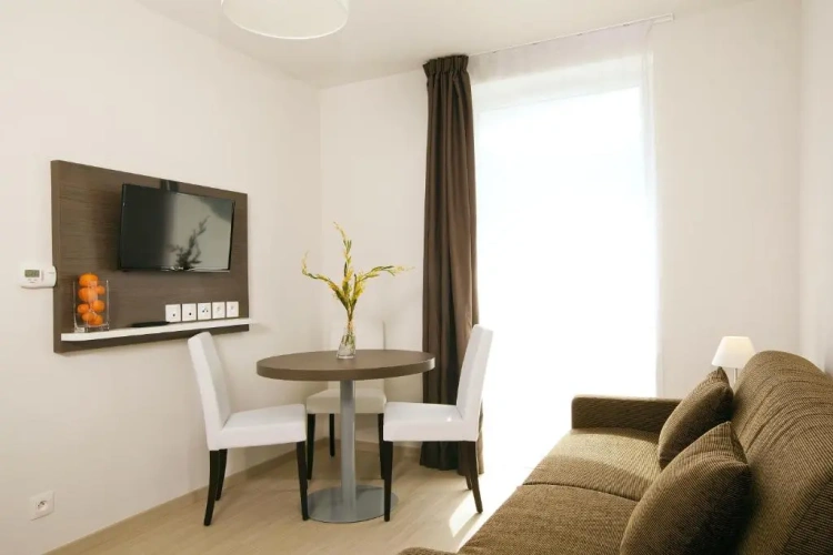 1 Bedroom Double Apartment