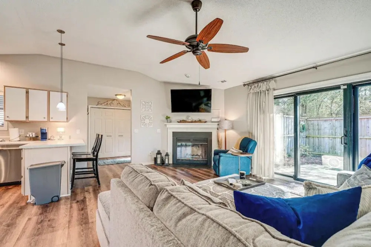 Northeast Wilmington Home ~ 5 Mi to Beach!