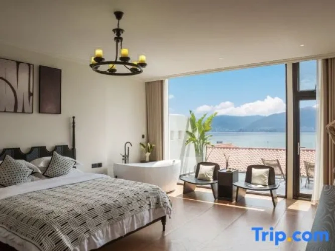 2 Bedrooms Family Suite with sea view