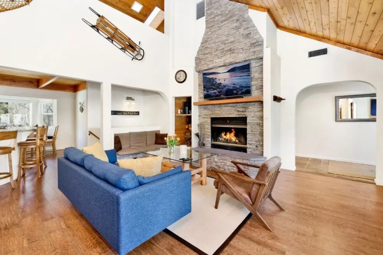 2010-lassen Paradise 4 Bedroom Home by RedAwning