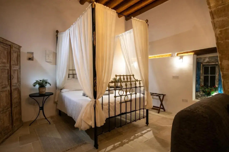 Apanemia Inn