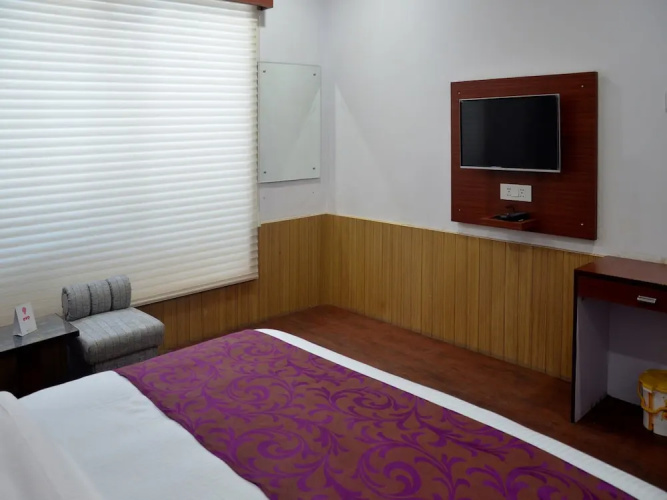 Collection O 4308 Hotel Zaarang Inn