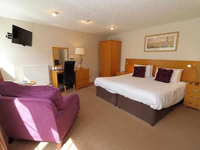 Courtyard Ground Floor Large Double room