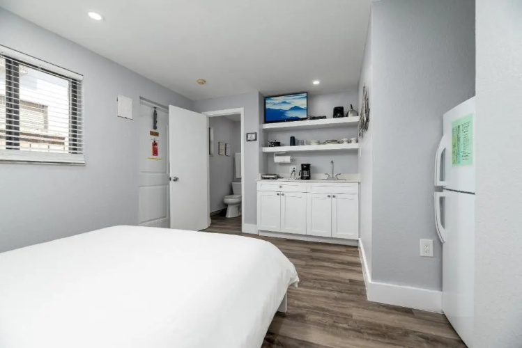 Shell on the Beach 102 - RENOVATED