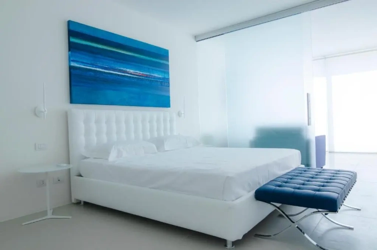 Suite with city view