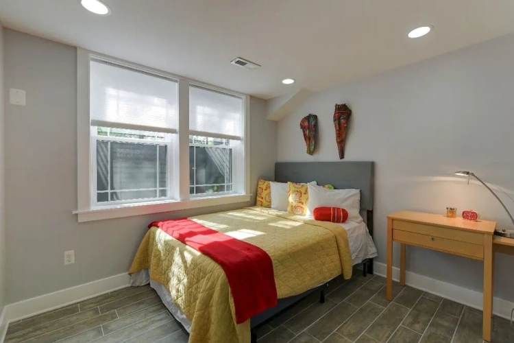 2 Bedrooms Apartment