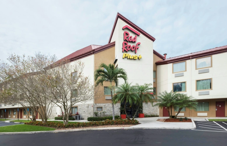 Red Roof PLUS+ West Palm Beach
