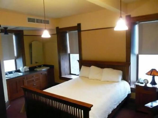 Midland Railroad Hotel