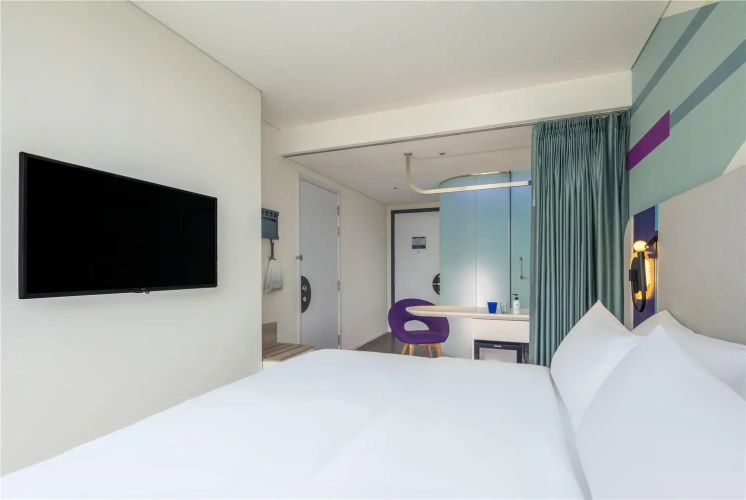 Standard Double room with city view